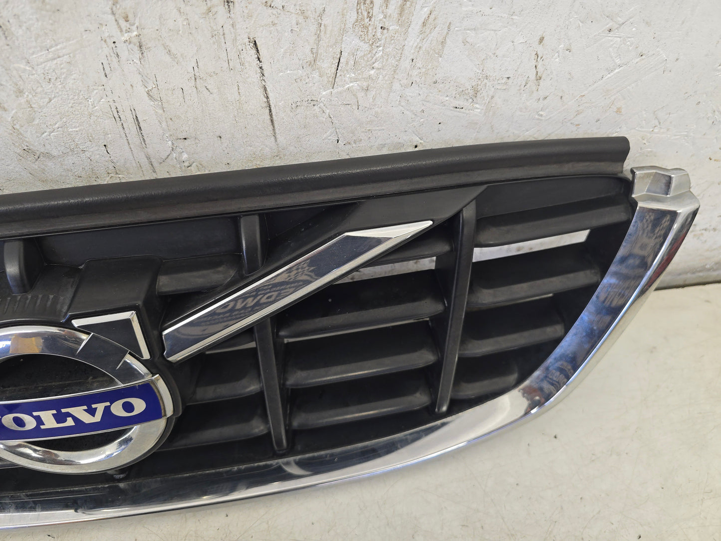 2011 Volvo XC60 Front Grille 31284337