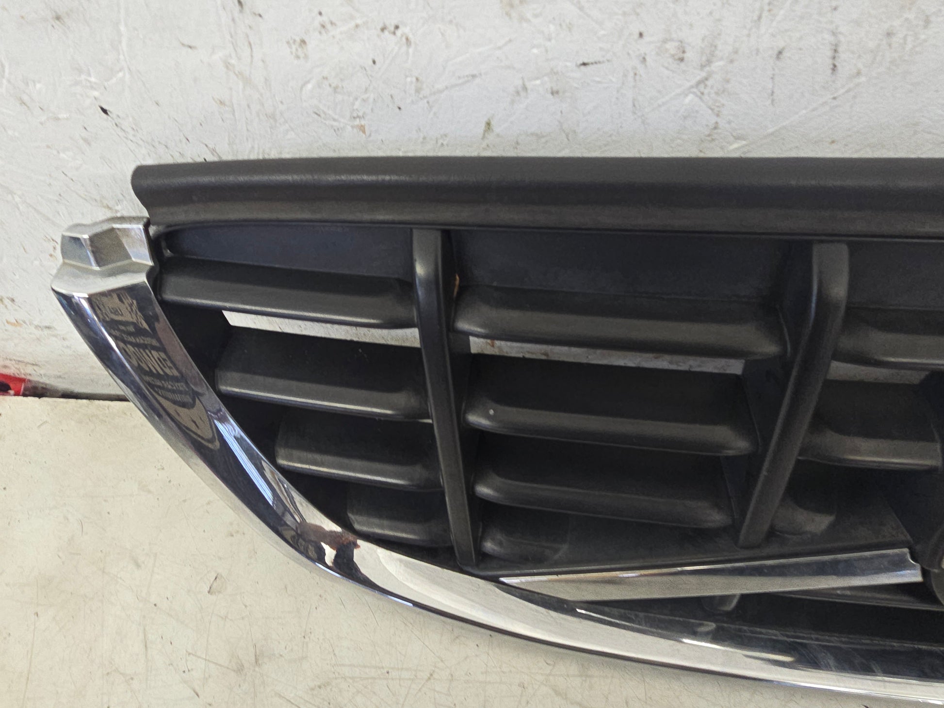 2011 Volvo XC60 Front Grille 31284337