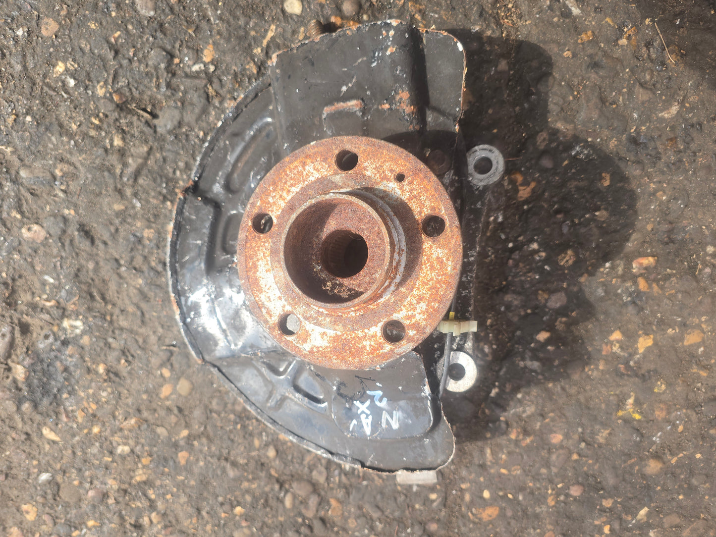 2005 Volvo V70 Left Front Hub Assembly 2.4 Diesel D5244T5 — VRAC Grade B