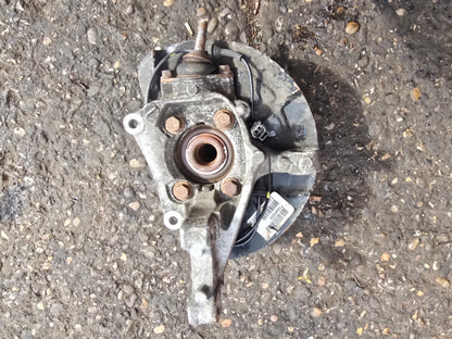 2005 Volvo V70 Left Front Hub Assembly 2.4 Diesel D5244T5 — VRAC Grade B
