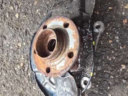 2005 Volvo V70 Left Front Hub Assembly 2.4 Diesel Passenger Side — Stock 9894