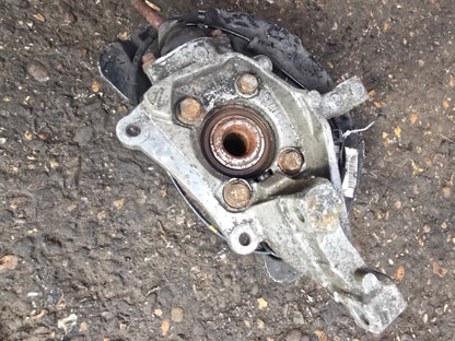 2005 Volvo V70 Left Front Hub Assembly 2.4 Diesel Passenger Side — Stock 9894