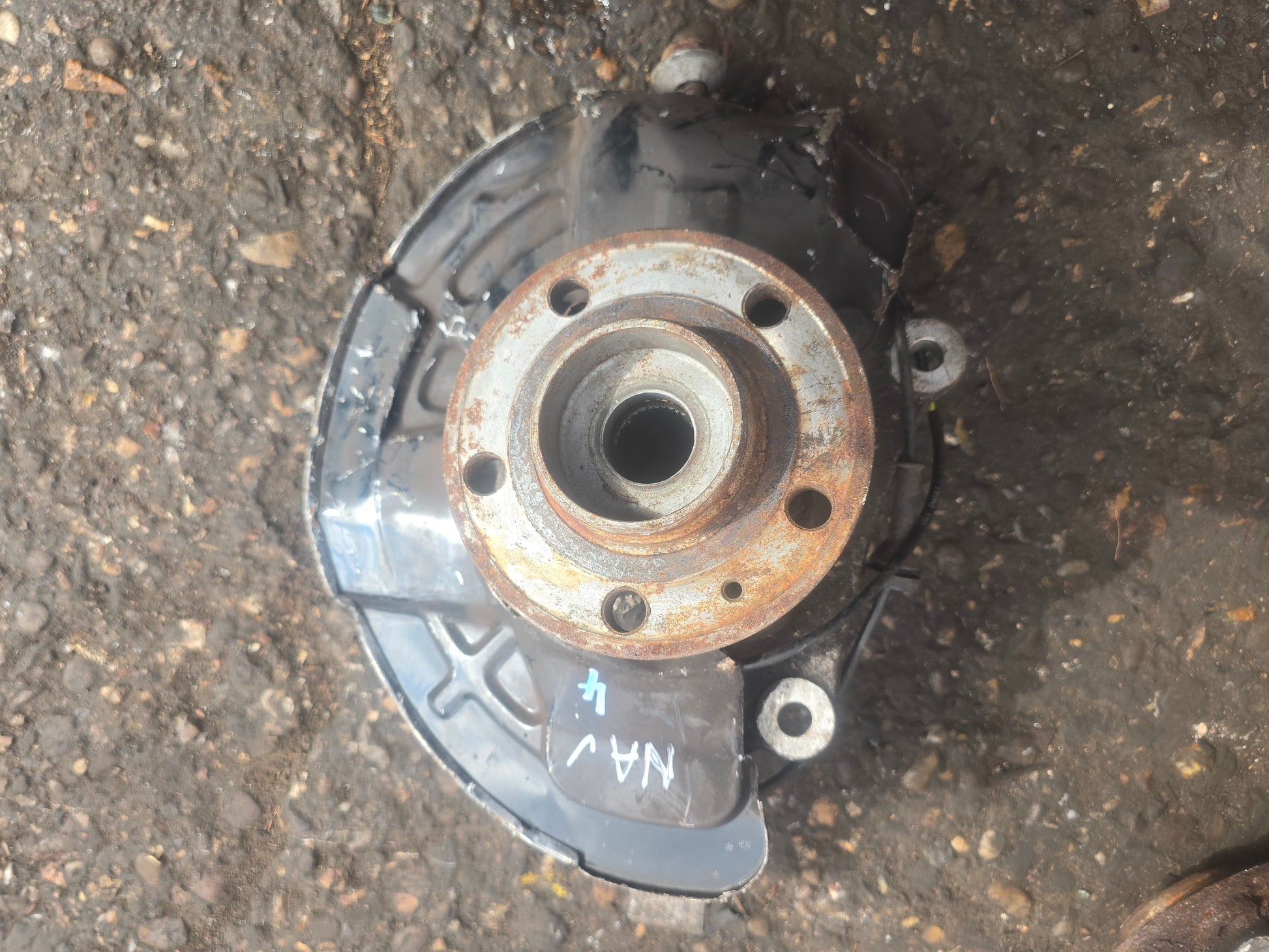 2007 Volvo S60 Left Front Hub Assembly 2.4 Diesel D5244T4 — VRAC Grade B