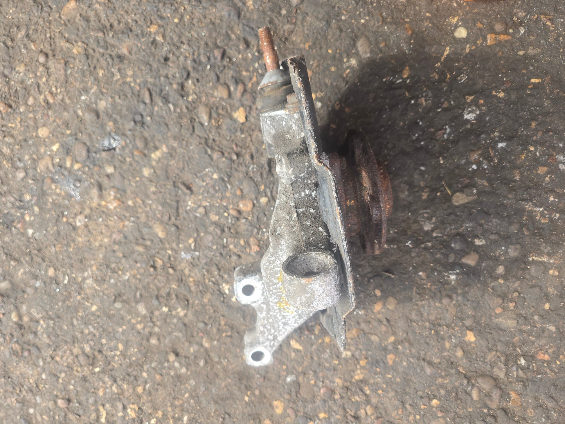 2007 Volvo S60 Left Front Hub Assembly 2.4 Diesel D5244T4 | VS Breakers