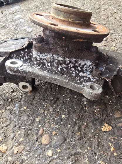 2004 Volvo S80 Left Front Hub Assembly 2.4 Diesel D5244T VRAC Grade B