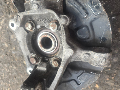 2004 Volvo S80 Left Front Hub Assembly 2.4 Diesel D5244T VRAC Grade B