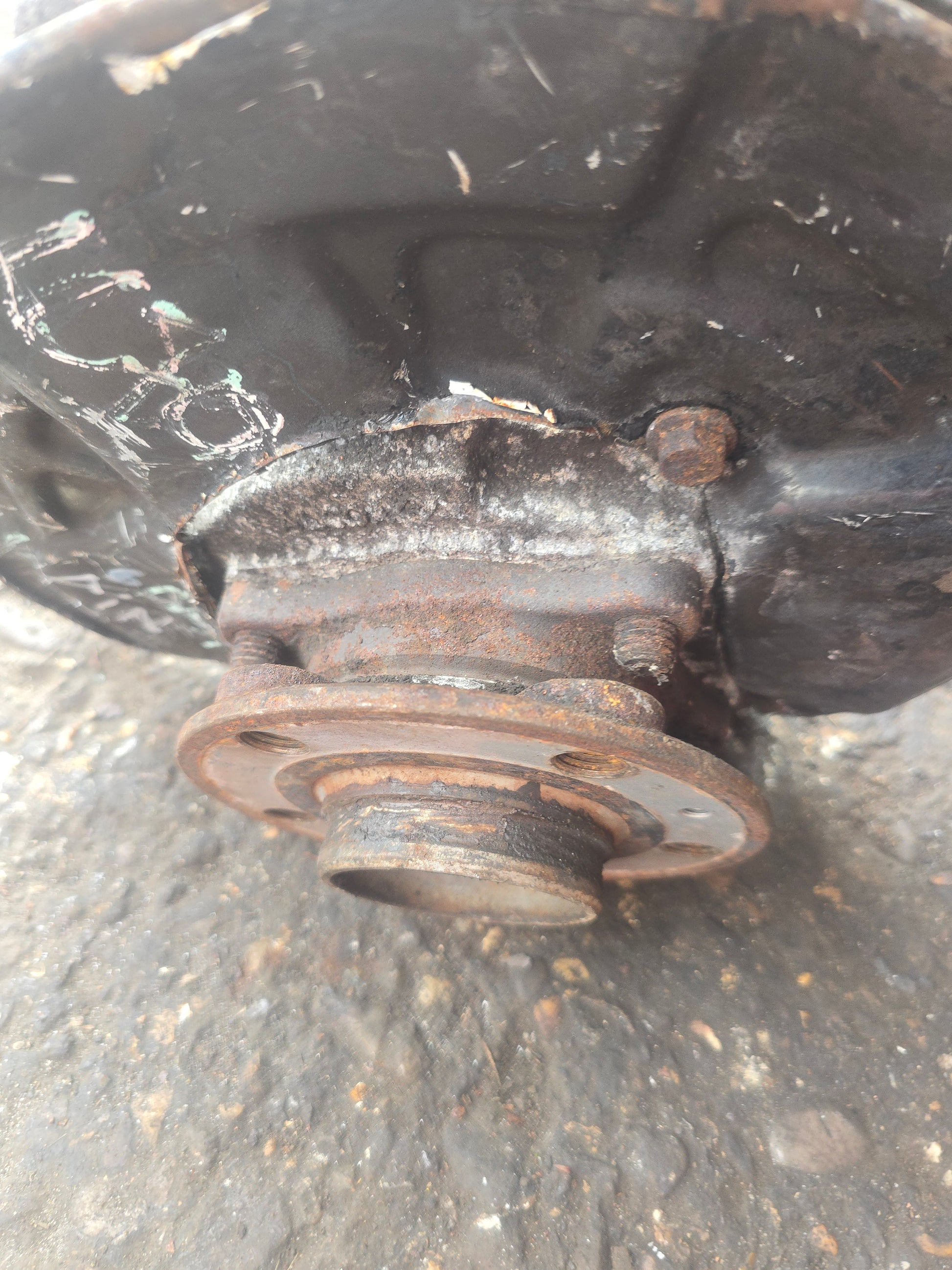 2004 Volvo S80 Left Front Hub Assembly 2.4 Diesel Passenger Side