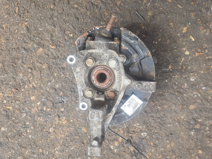 2004 Volvo S80 Left Front Hub Assembly 2.4 Diesel Passenger Side
