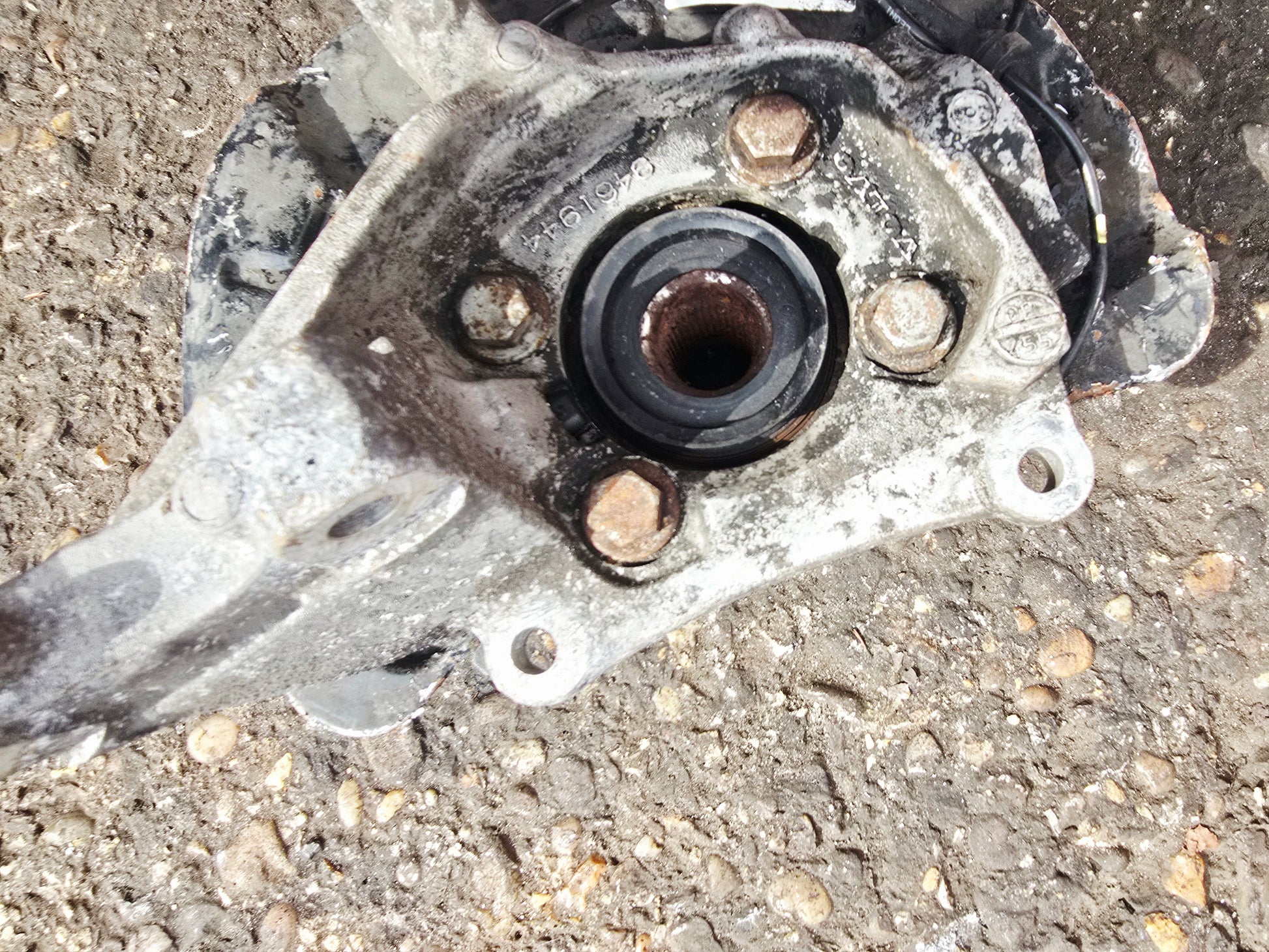 2000-2007 Volvo V70 Front Right Driver Hub Assembly 2.4 Diesel D5244T5
