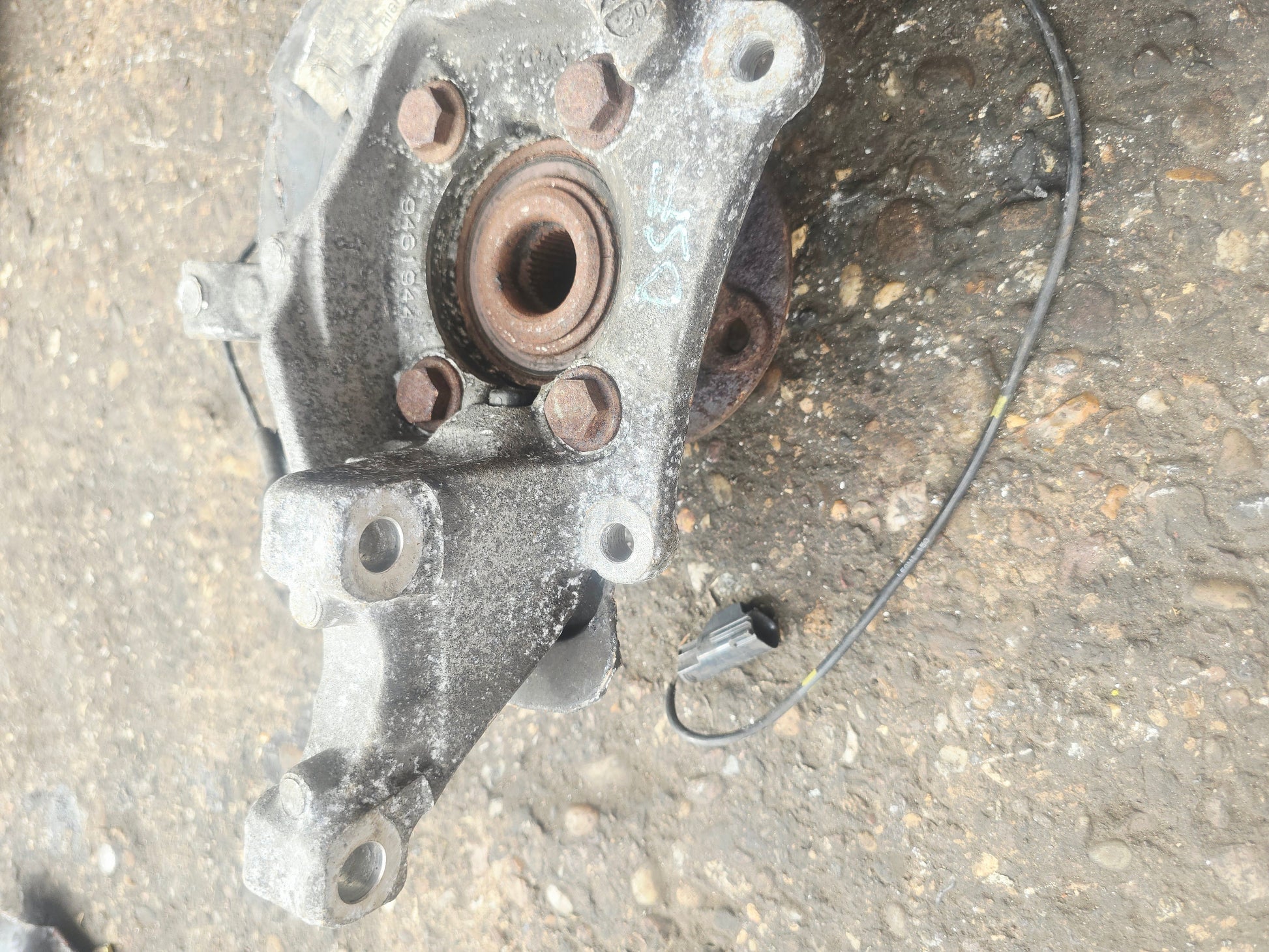 2000-2007 Volvo V70 Front Right Driver Hub Assembly 2.4D Diesel D5244T5