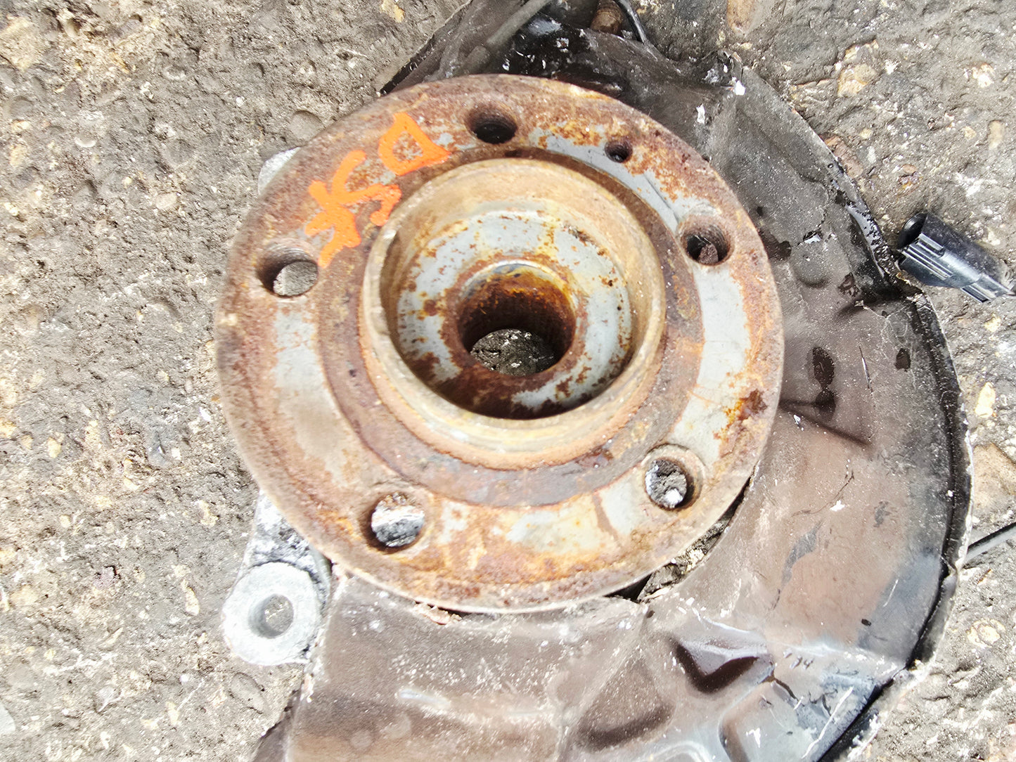 2005 Volvo V70 Front Right Driver Hub Assembly 2.4 Diesel D5244T5 2000-2007