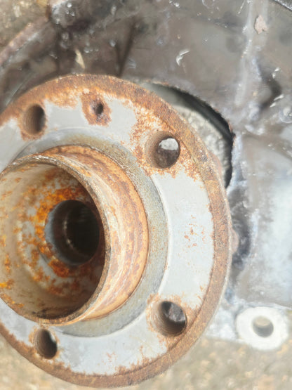 2007 Volvo S60 Front Right Hub Assembly 2.4 Diesel D5244T4