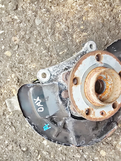 2007 Volvo S60 Front Right Hub Assembly 2.4 Diesel D5244T4