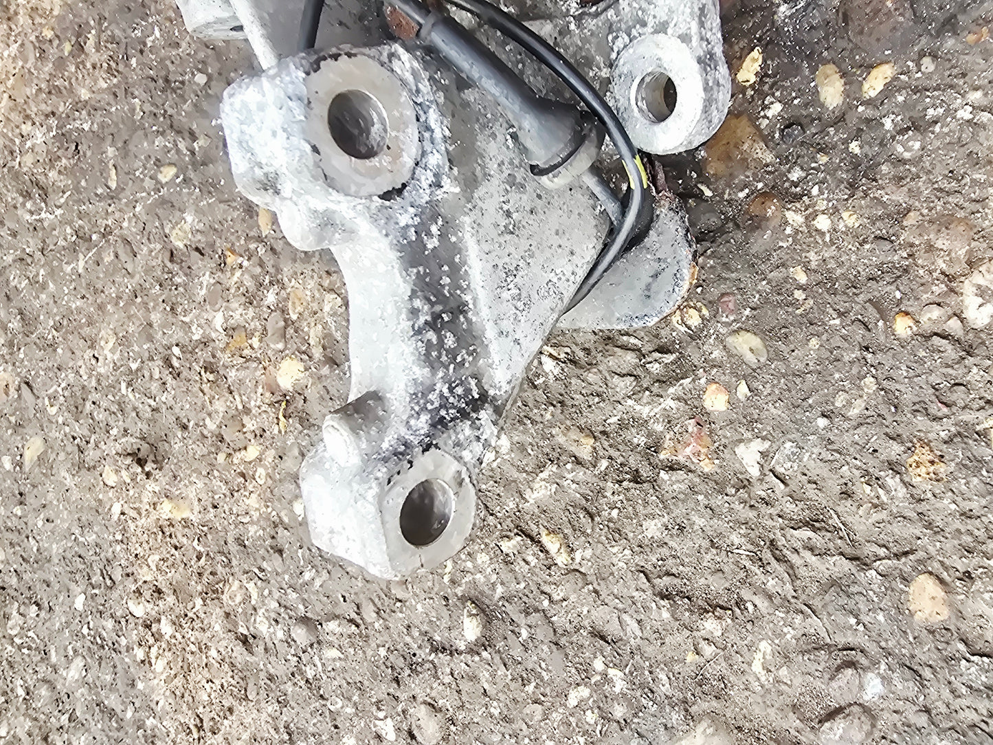 2007 Volvo S60 Front Right Hub Assembly 2.4 Diesel D5244T4