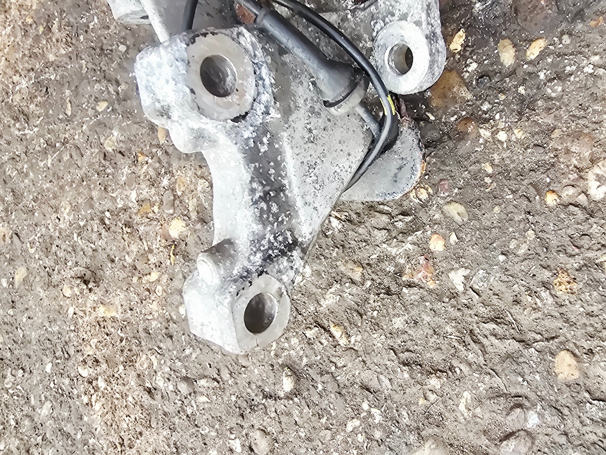 2007 Volvo S60 Front Right Hub Assembly 2.4 Diesel D5244T4