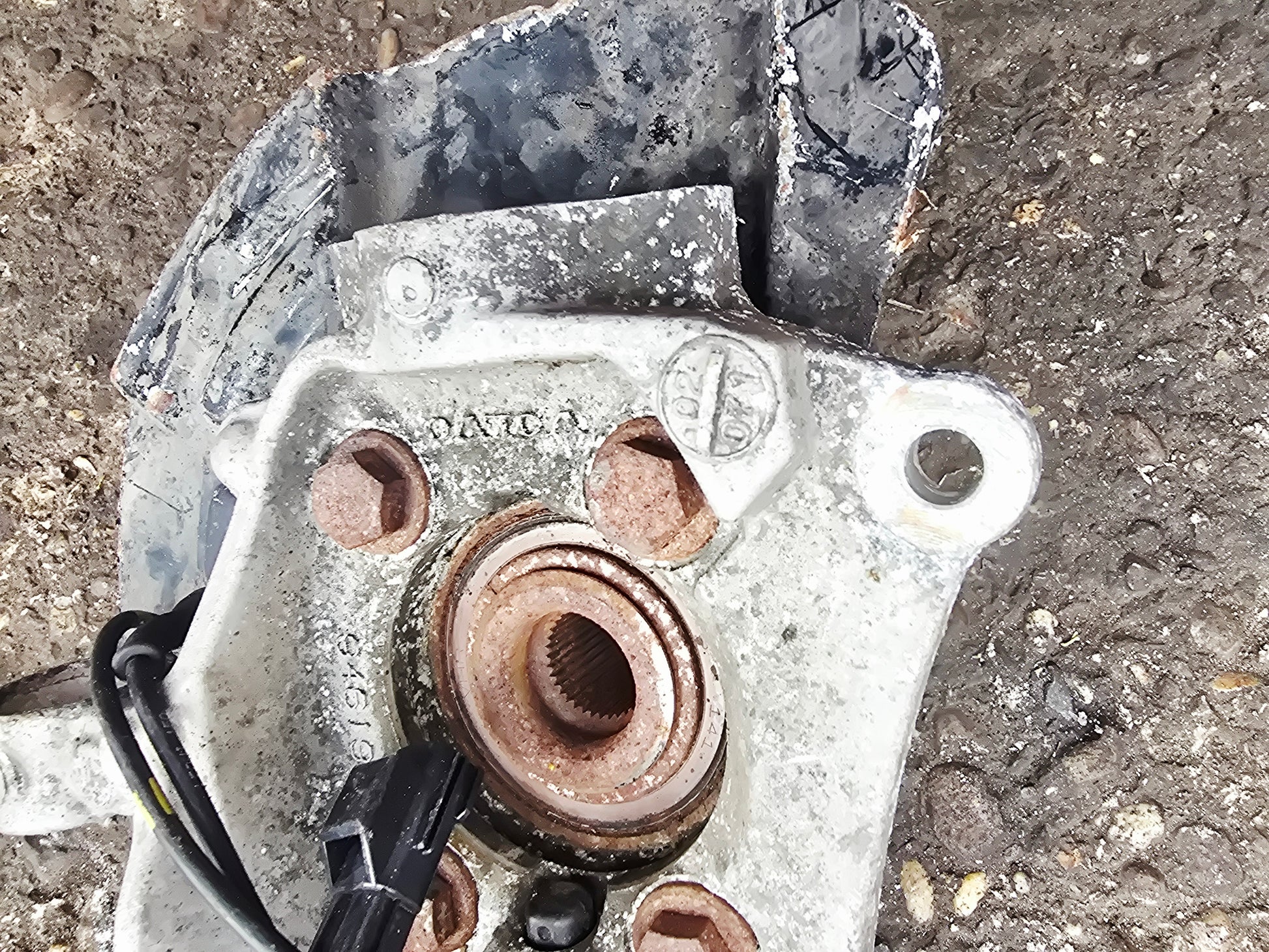 2007 Volvo S60 Front Right Hub Assembly 2.4 Diesel D5244T4