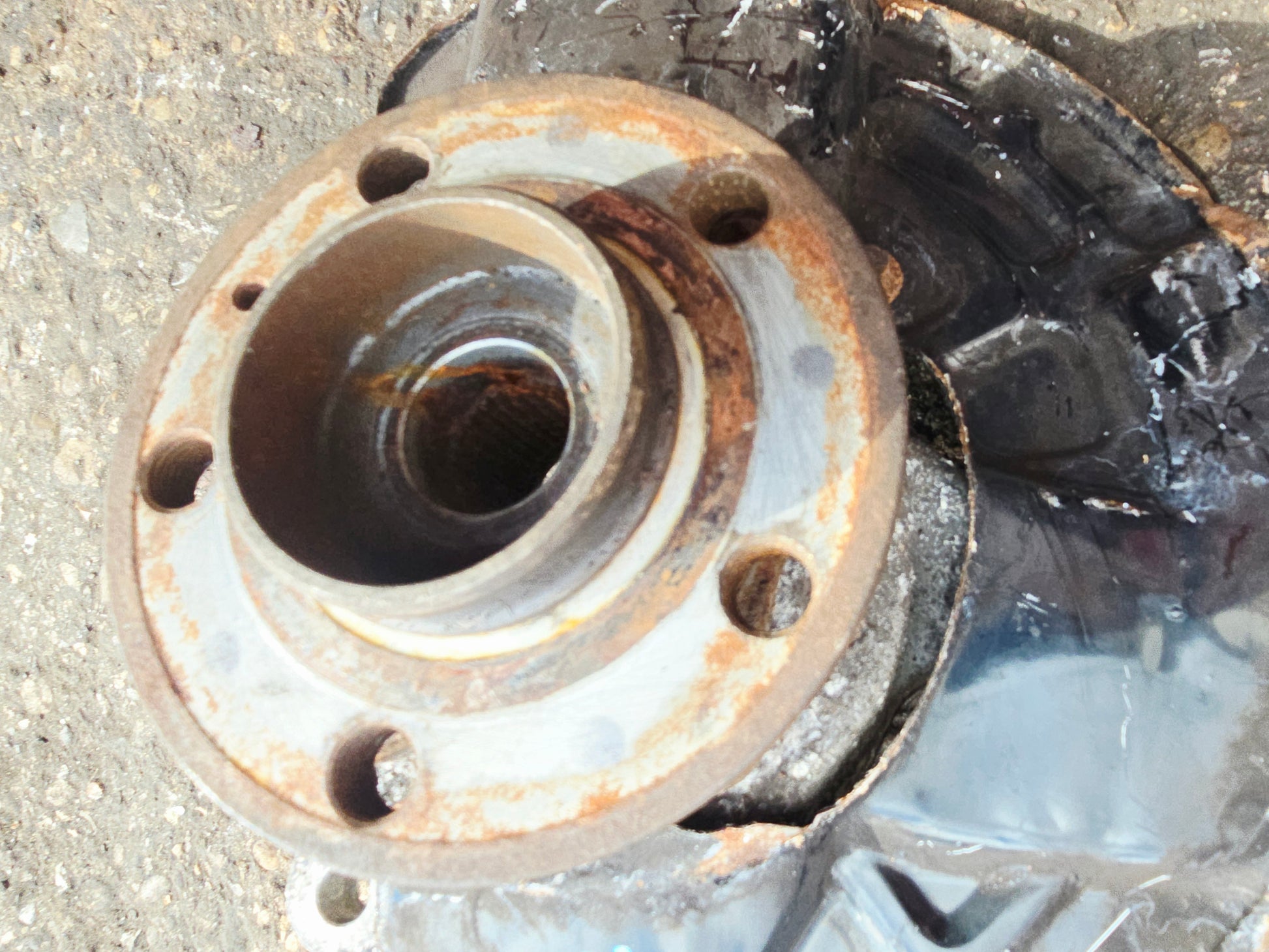 2004 Volvo S80 Front Right Driver Hub Assembly 2002-2006 2.4 Diesel Stock 9874