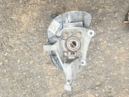 2006 Volvo XC70 Front Right Hub Assembly 310860 | VS Breakers