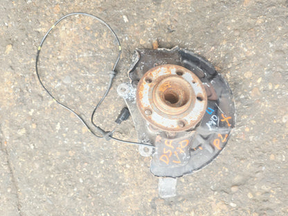 2006 Volvo XC70 Front Right Hub Assembly D5 310860