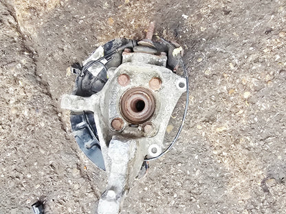 2001-2007 Volvo XC70 Front Right Hub Assembly 310860 D5 2.4 Diesel