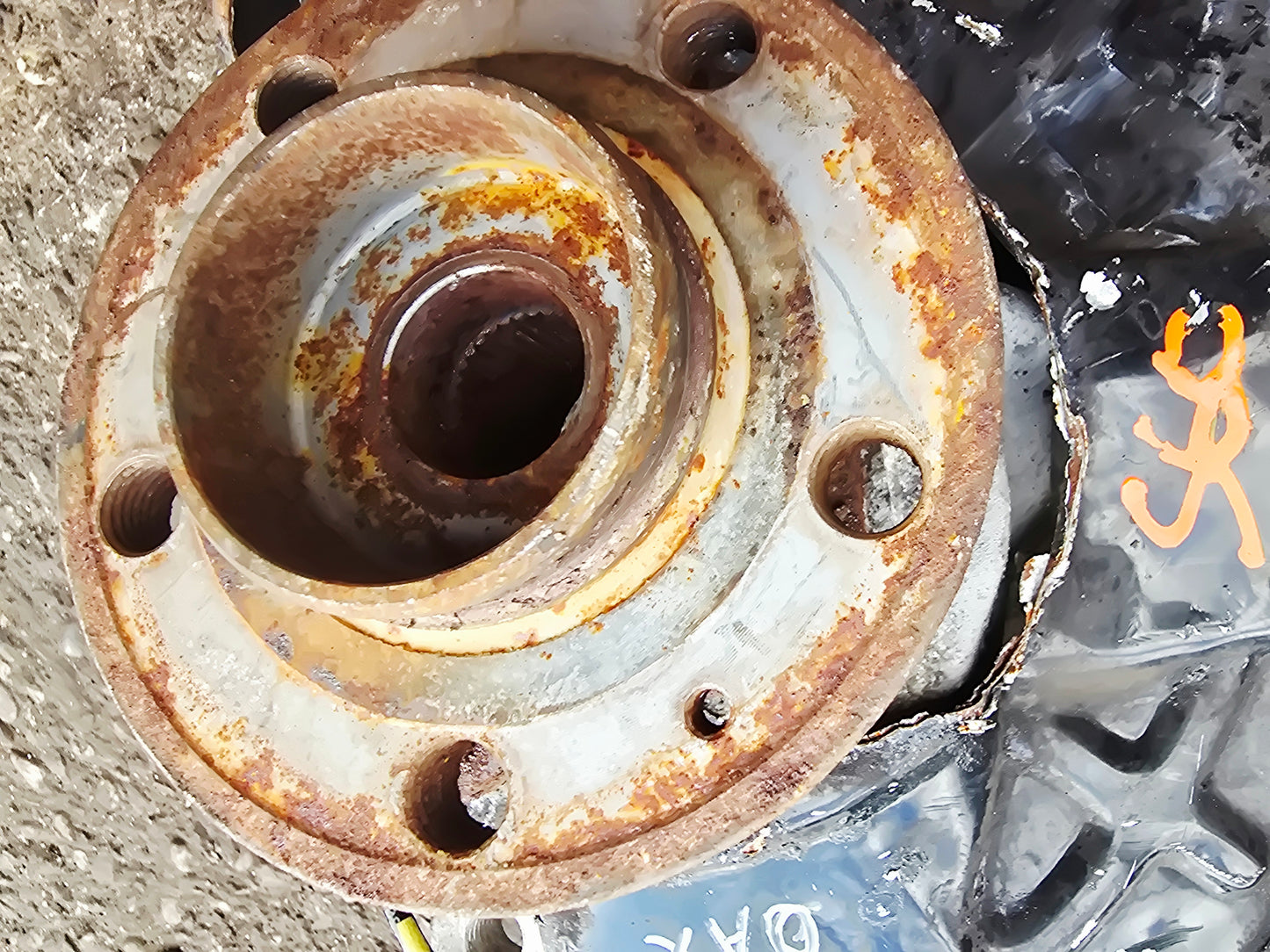 2004 Volvo S80 Front Right Hub Assembly 2.4 Diesel 2002-2006