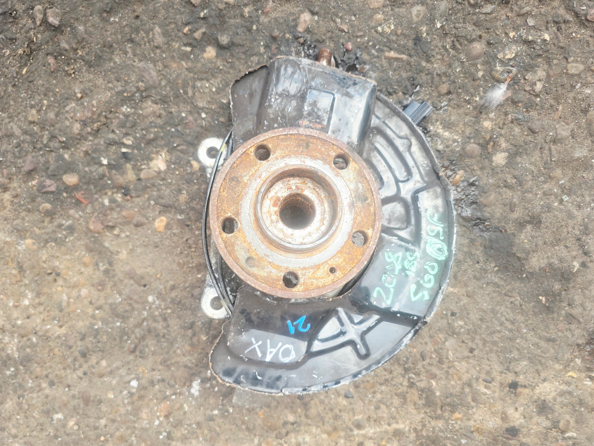2000-2009 Volvo S60 Front Right Hub Assembly D5244T4 Diesel — Stock 9881
