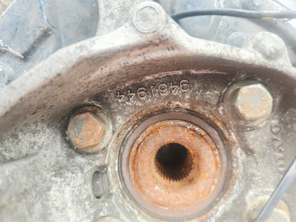 2000-2009 Volvo S60 Front Right Hub Assembly D5244T4 Diesel — Stock 9881