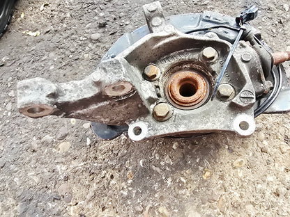 2000-2009 Volvo S60 Front Right Hub Assembly D5244T4 Diesel — Stock 9881