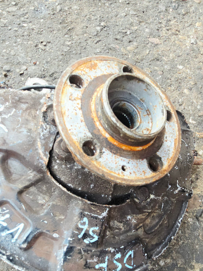 2000-2009 Volvo S60 Front Right Hub Assembly 2.4D D5244T4 Automatic