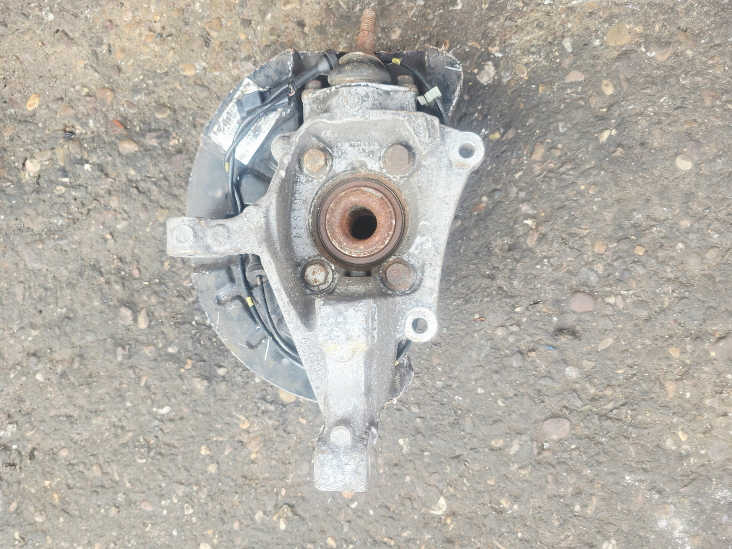 2000-2009 Volvo S60 Front Right Hub Assembly 2.4D D5244T4 Automatic