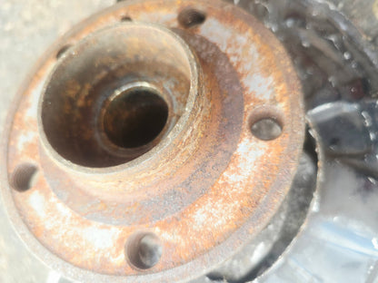 2000-2007 Volvo V70 Front Right Hub Assembly 2.4 Diesel D5244T5