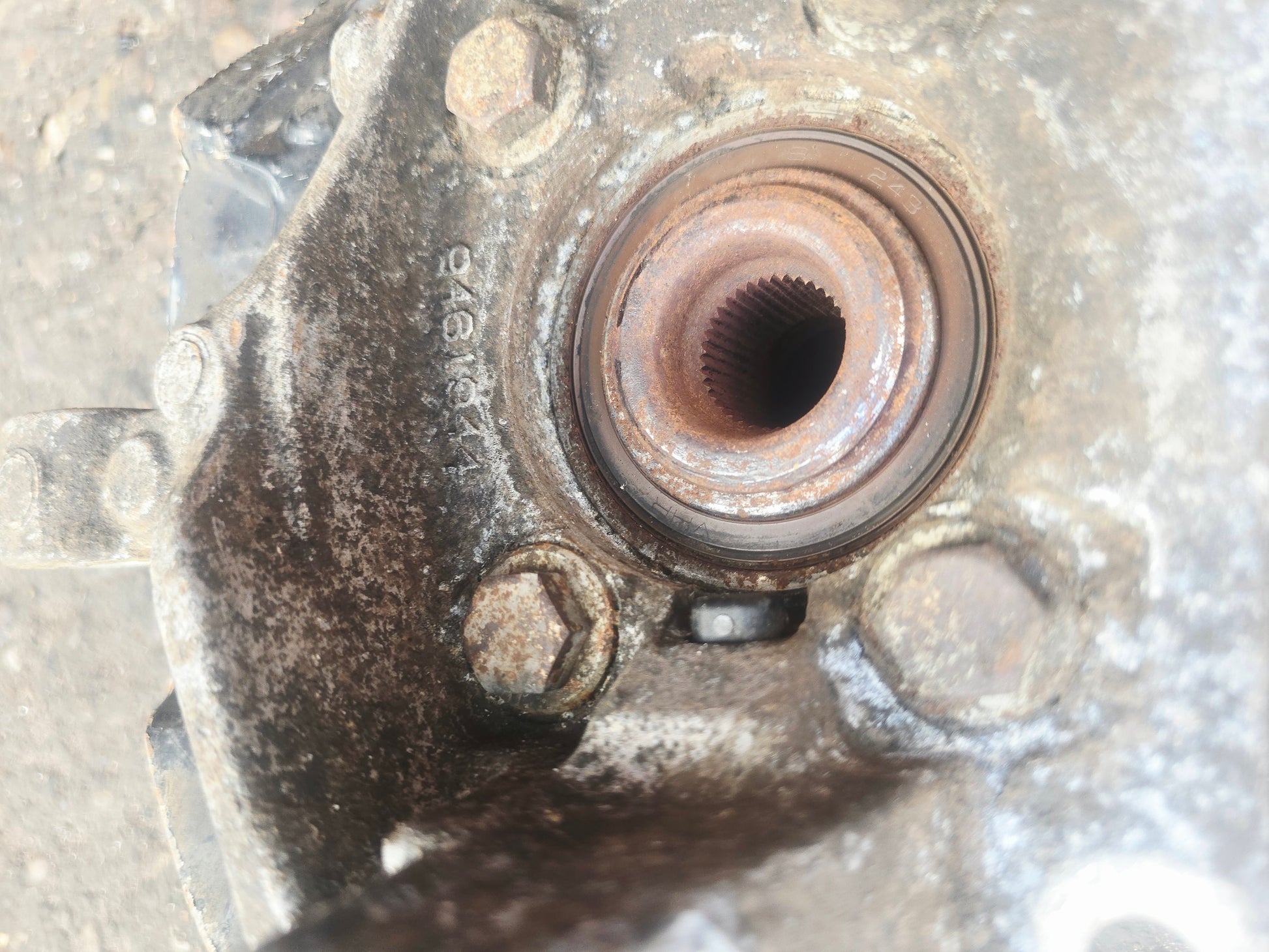 2000-2009 Volvo S60 Front Right Hub Assembly 2.4 Diesel — No ABS Sensor | VS Breakers Ltd