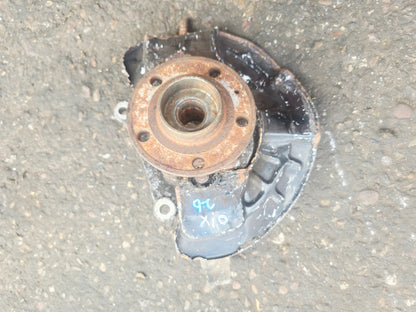 2001-2007 Volvo XC70 Front Right Hub Assembly 310860