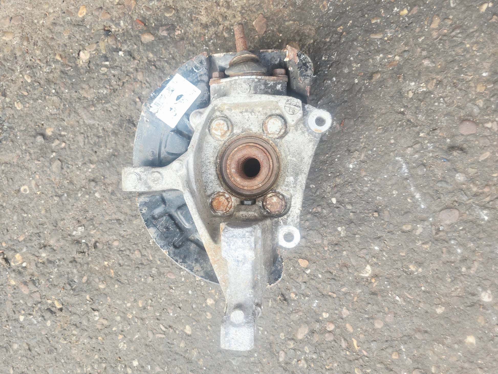 2001-2007 Volvo XC70 Front Right Hub Assembly 310860