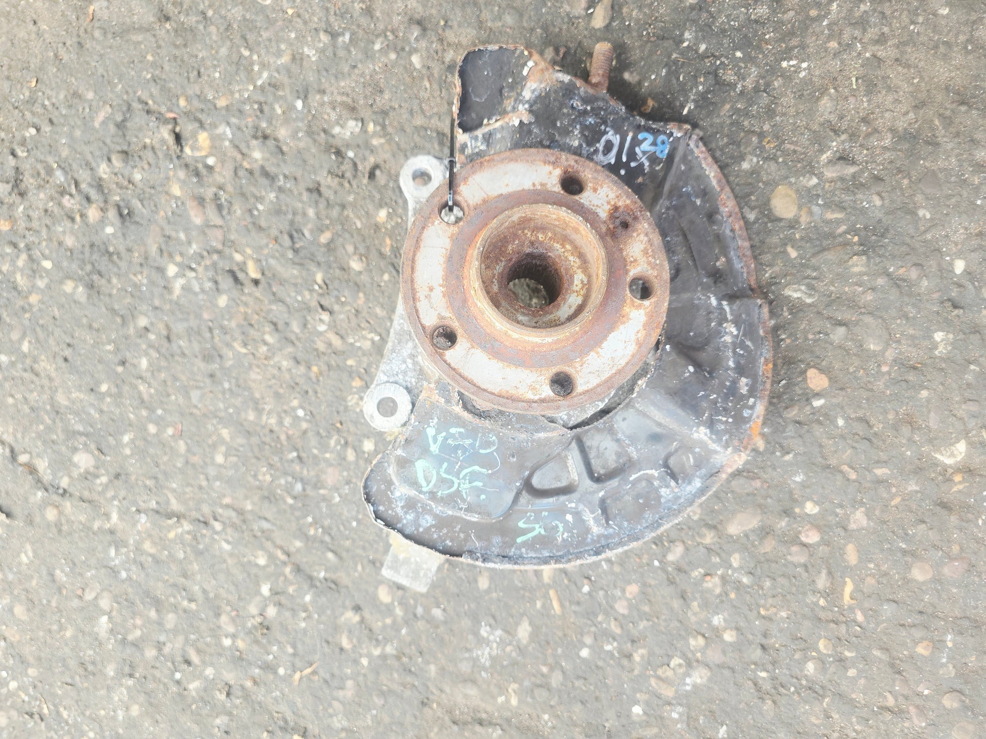 2000-2007 Volvo V70 Front Right Driver Hub Assembly 2.4 Diesel D5244T5