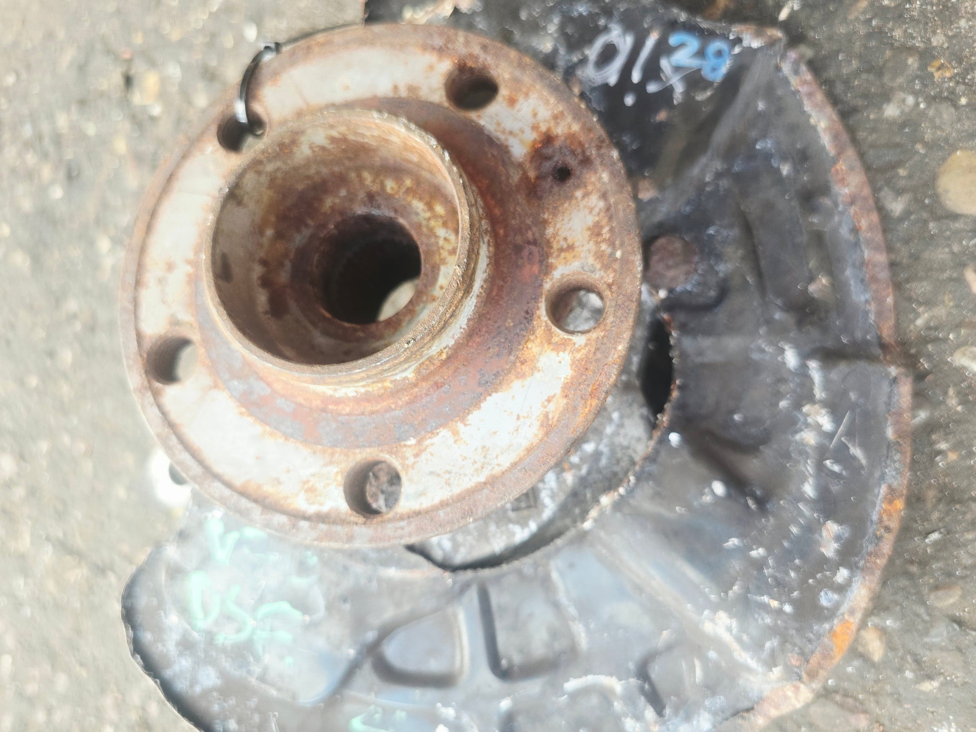 2000-2007 Volvo V70 Front Right Driver Hub Assembly 2.4 Diesel D5244T5