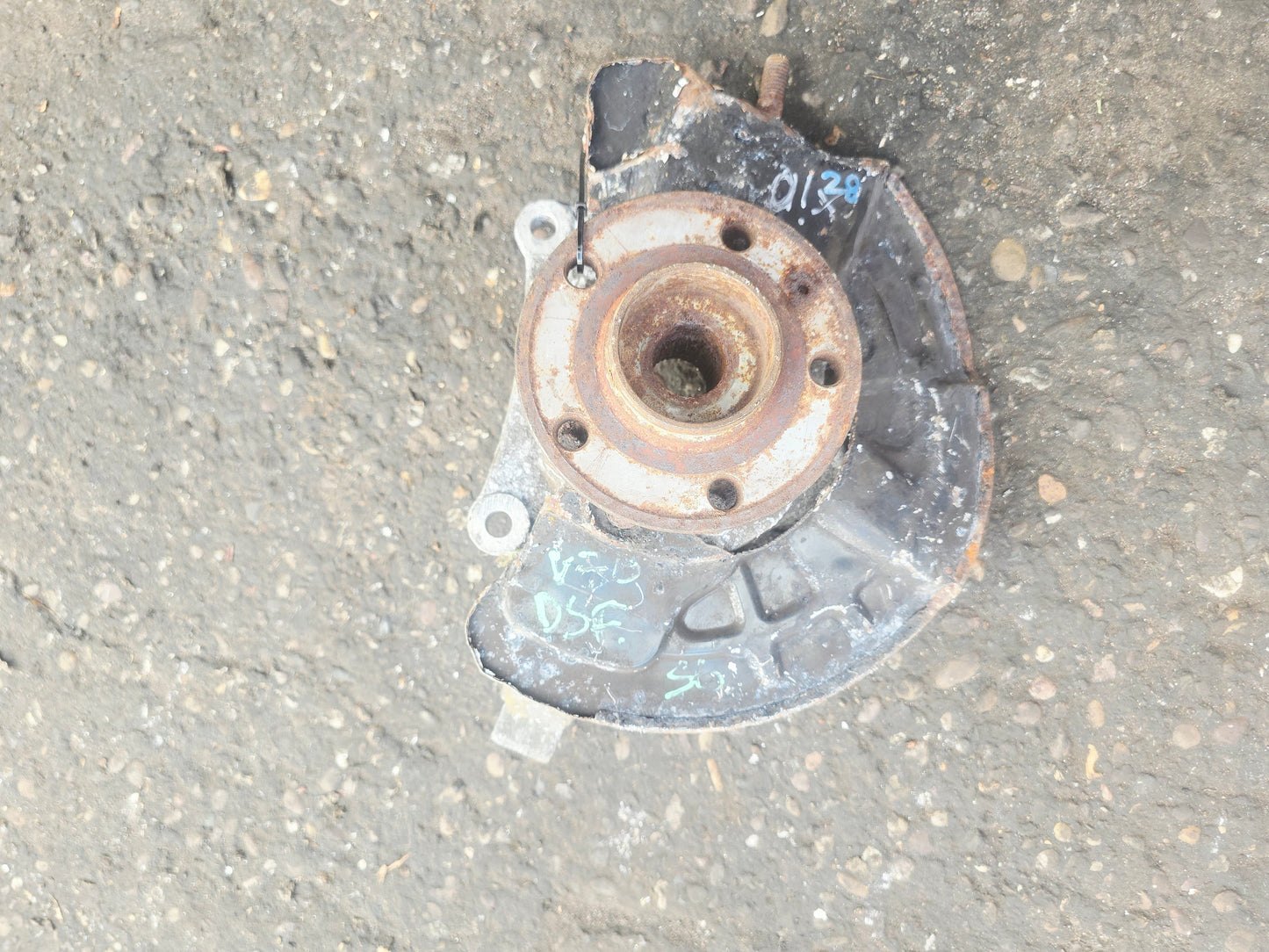 2000-2007 Volvo V70 Front Right Driver Hub Assembly 2.4 Diesel D5244T5