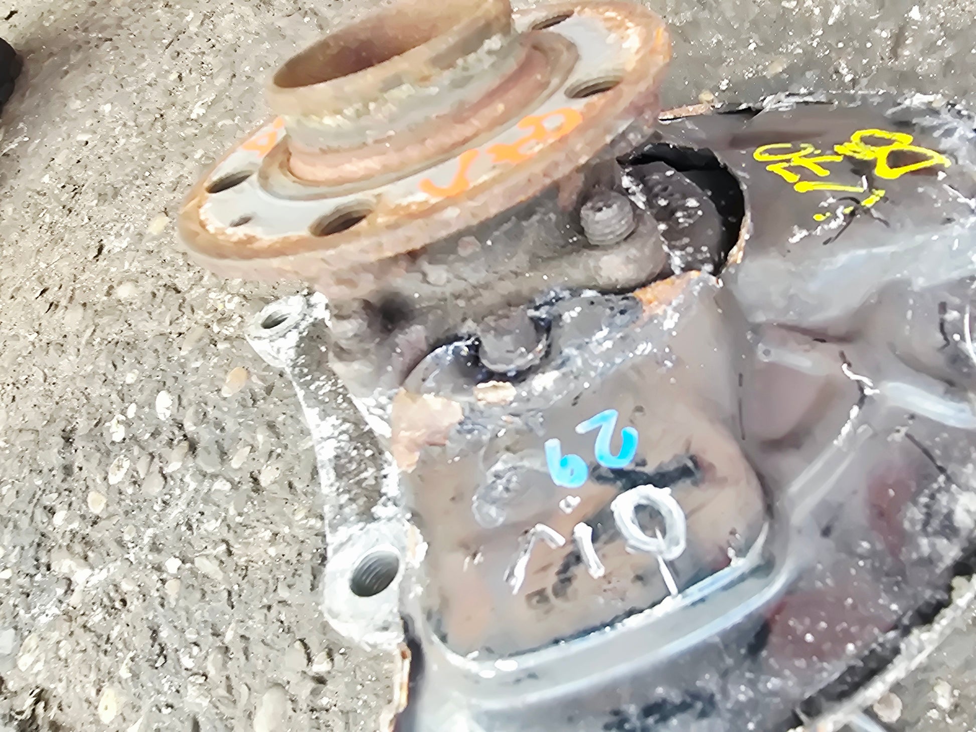 2005 Volvo V70 Front Right Hub Assembly 2.4 Diesel D5244T5 2000-2007