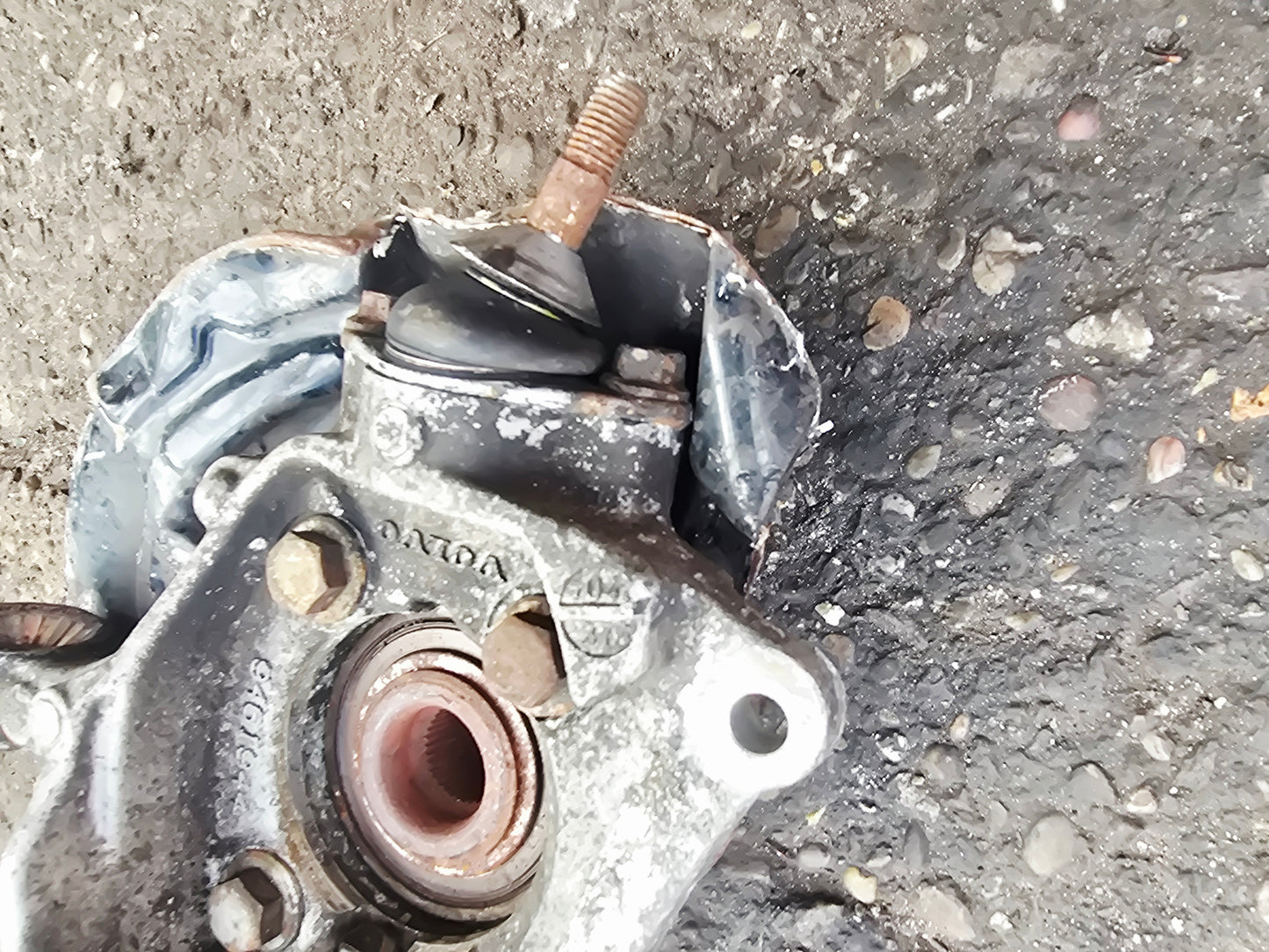 2005 Volvo V70 Front Right Hub Assembly 2.4 Diesel D5244T5 2000-2007