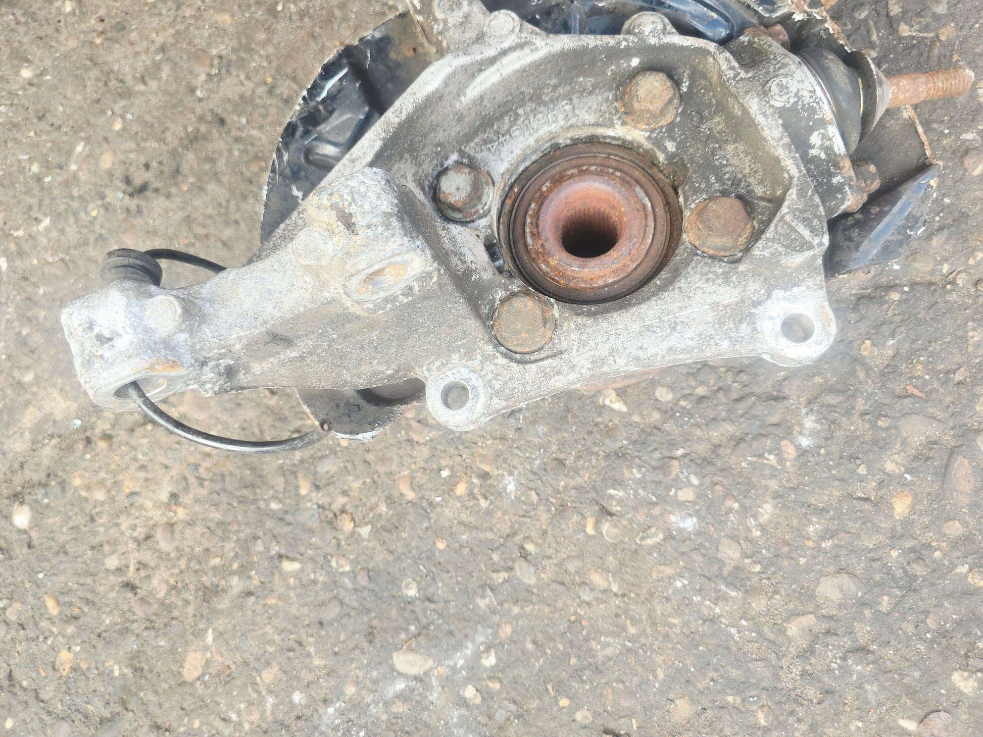 2005 Volvo V70 Front Right Hub Assembly 2.4 Diesel D5244T5 2000-2007