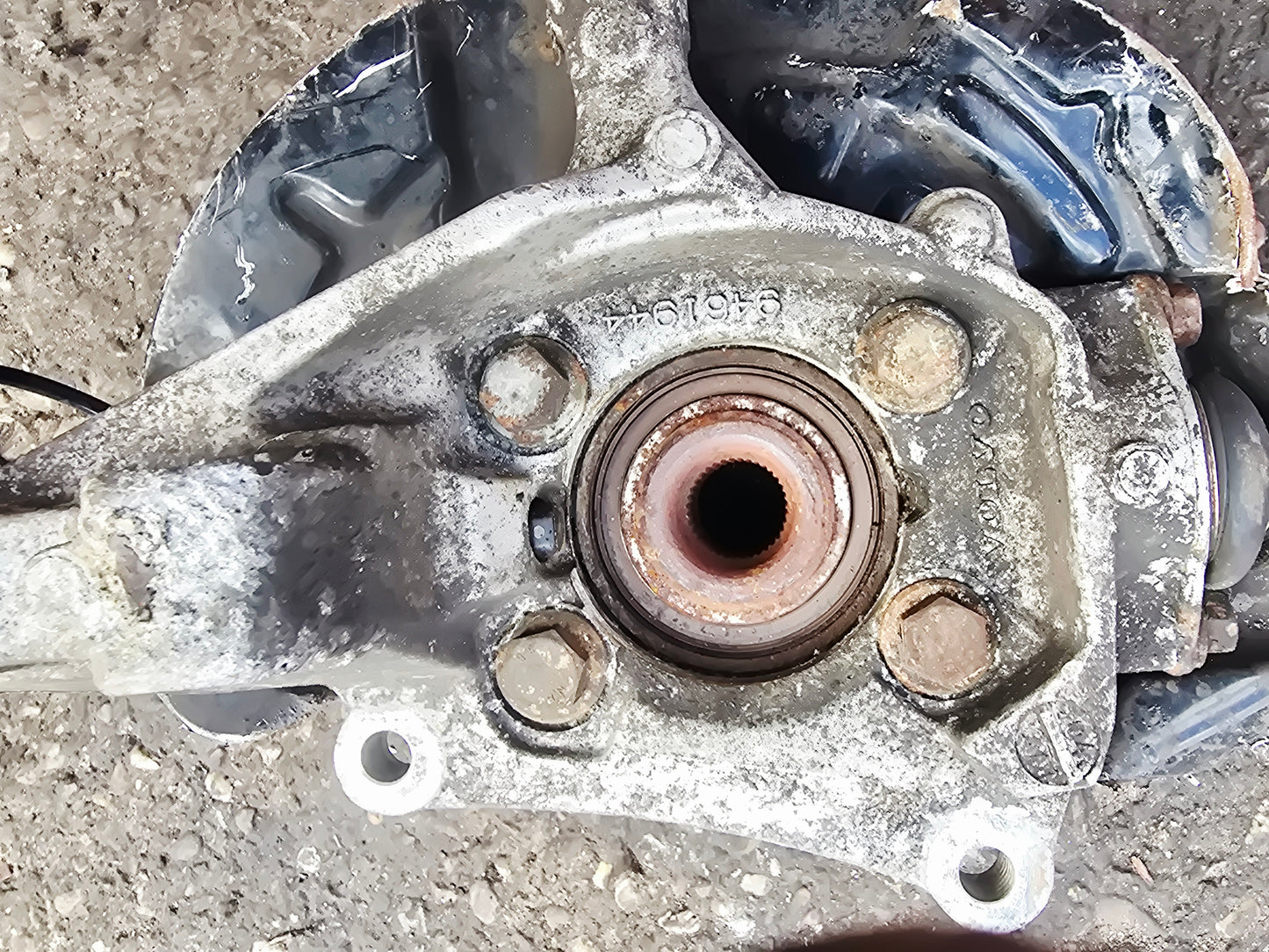 2005 Volvo V70 Front Right Hub Assembly 2.4 Diesel D5244T5 2000-2007