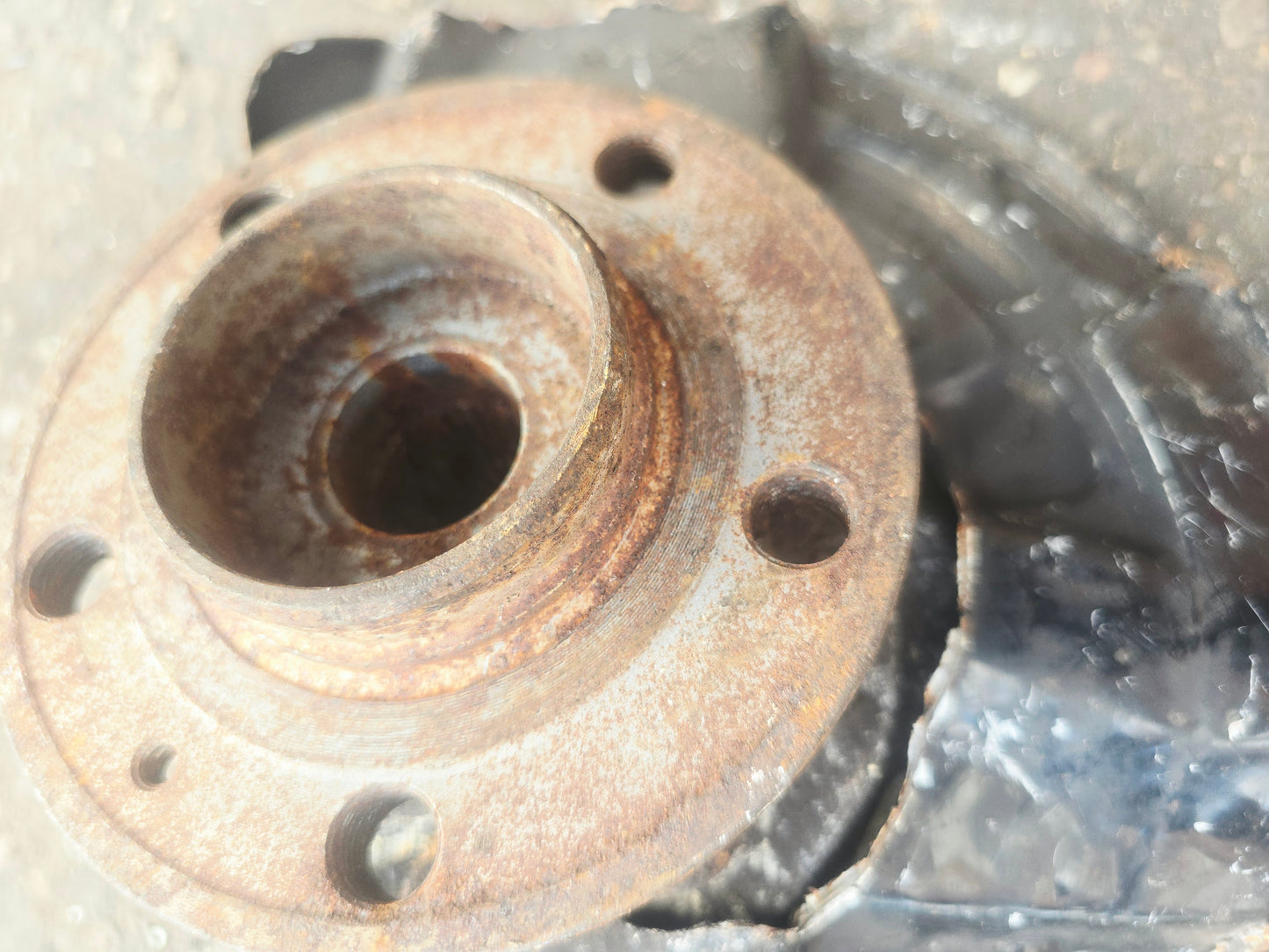 2004 Volvo S80 Front Right Driver Hub Assembly 2002-2006 2.4 Diesel