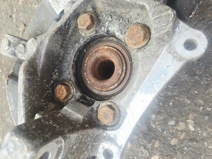 2004 Volvo S80 Front Right Driver Hub Assembly 2002-2006 2.4 Diesel