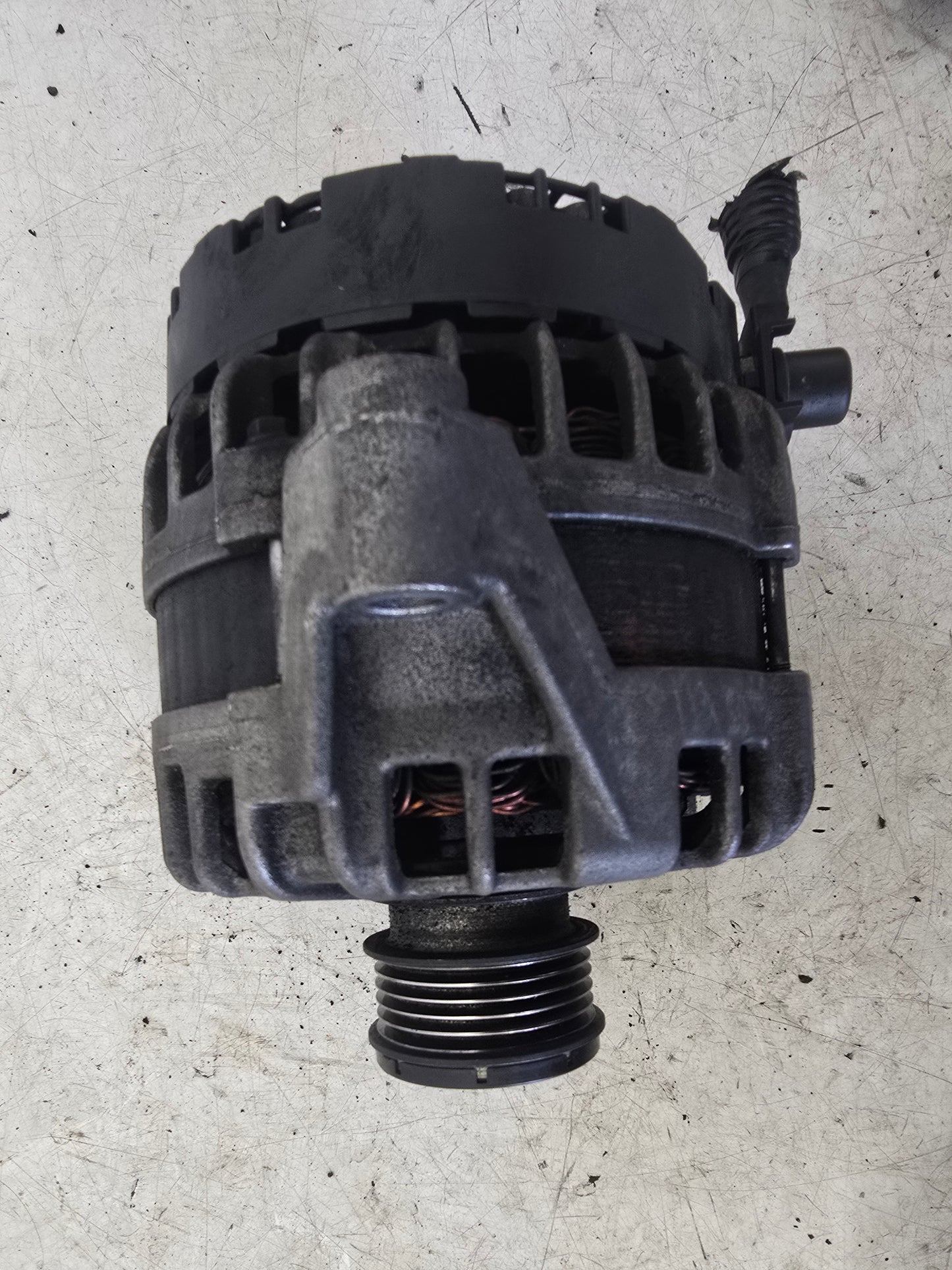 2011 Volvo XC60 2.4 Diesel Alternator VRAC Grade A — VS Breakers Nottingham