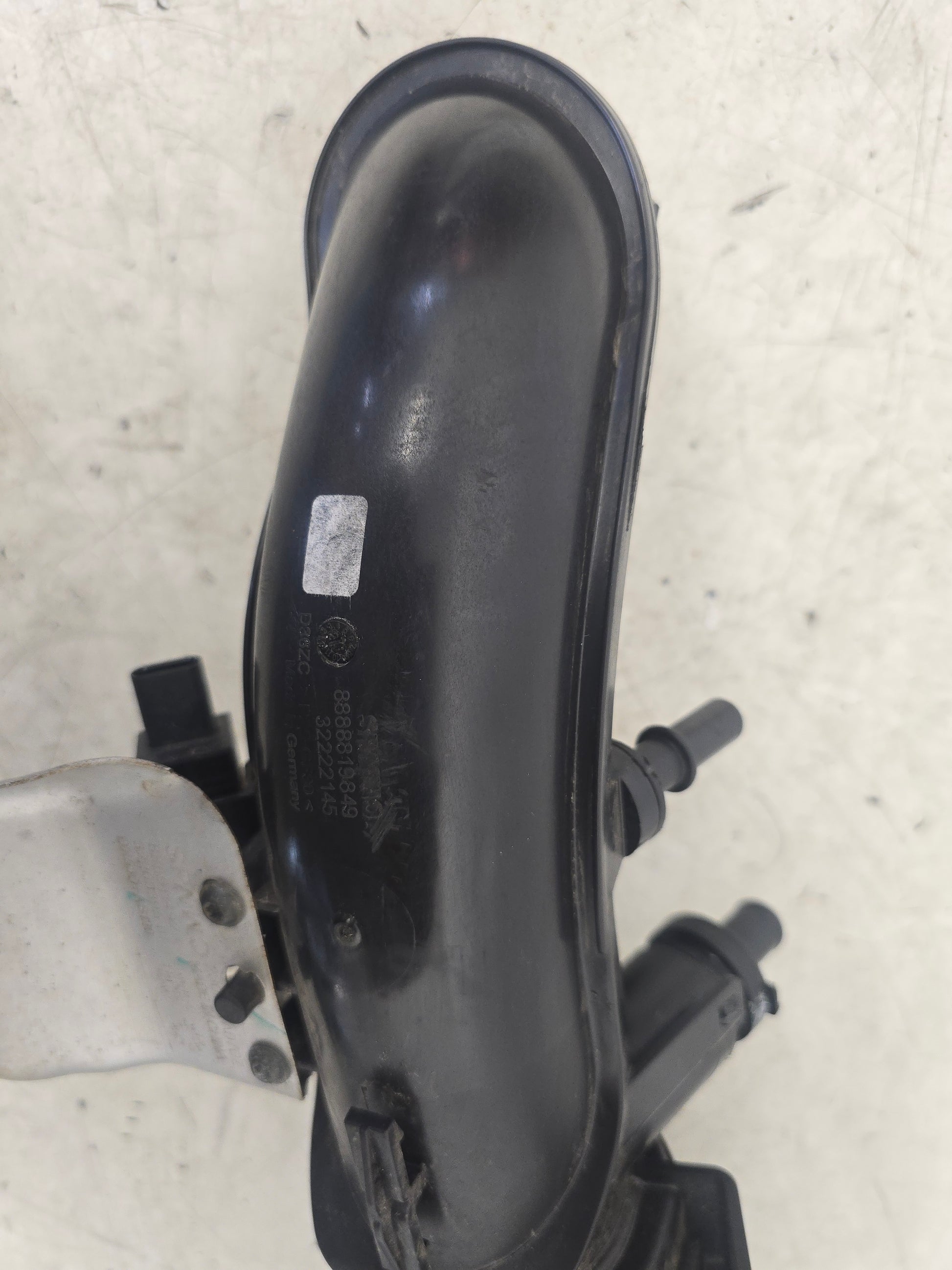 2022 Volvo XC40 T3 PHEV Hybrid Air Intake Pipe Assembly 32222145 | VS Breakers