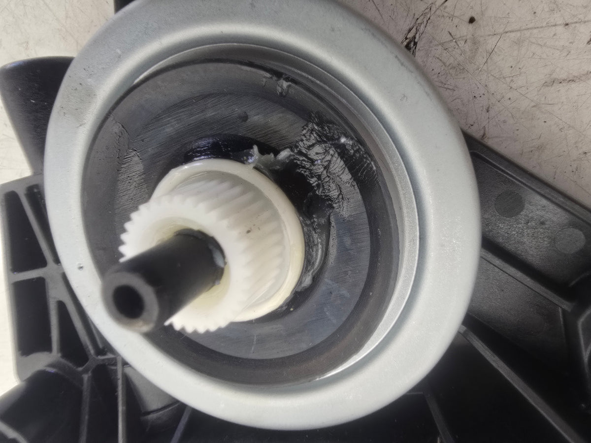 31674756 Volvo XC40 T3 Front Right Window Regulator Motor 2013-2016 1477cc Petrol