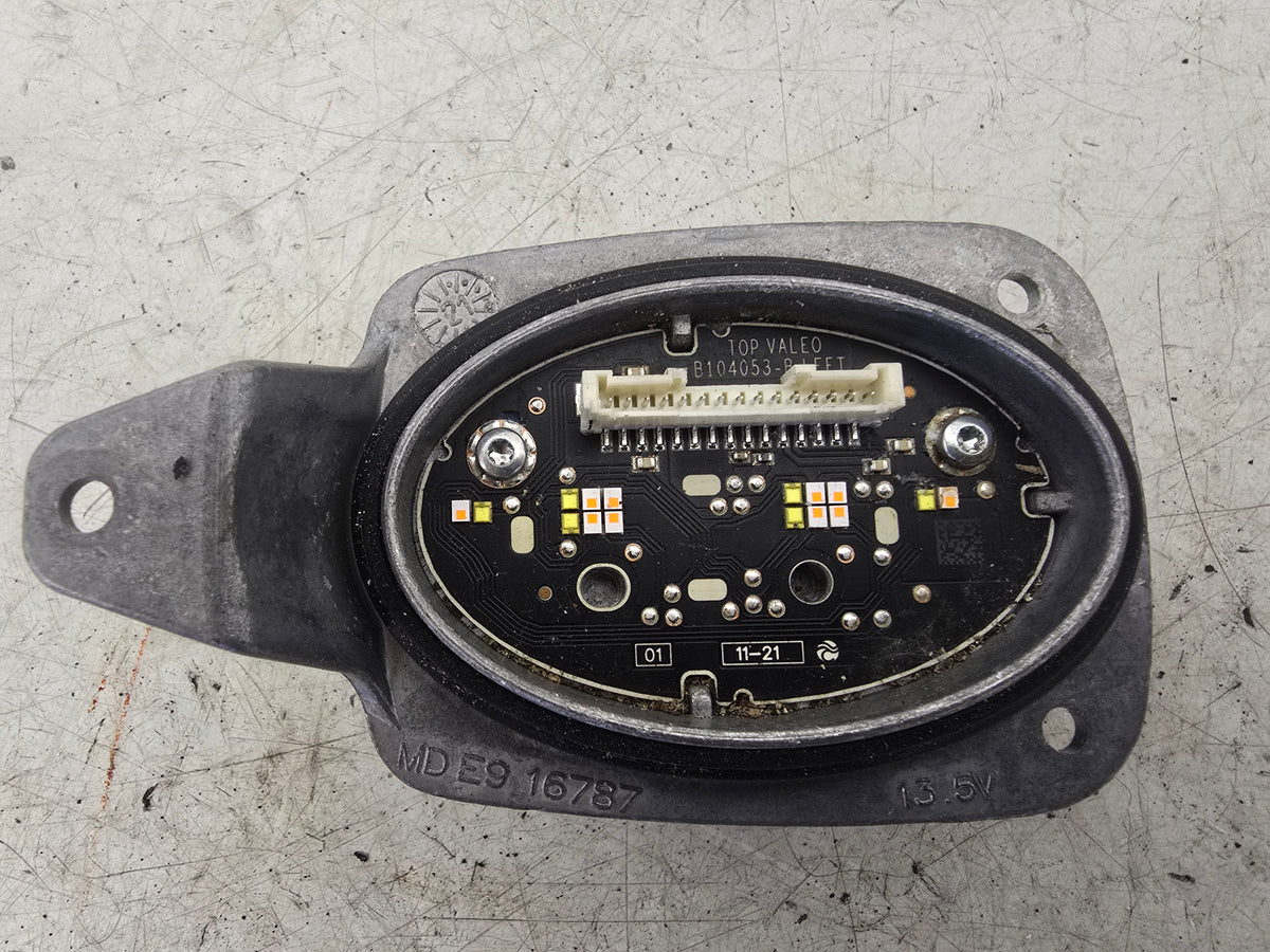 2018-2022 Volvo XC40 T3 Headlight Control Module 90094620 90122310 RHD Genuine