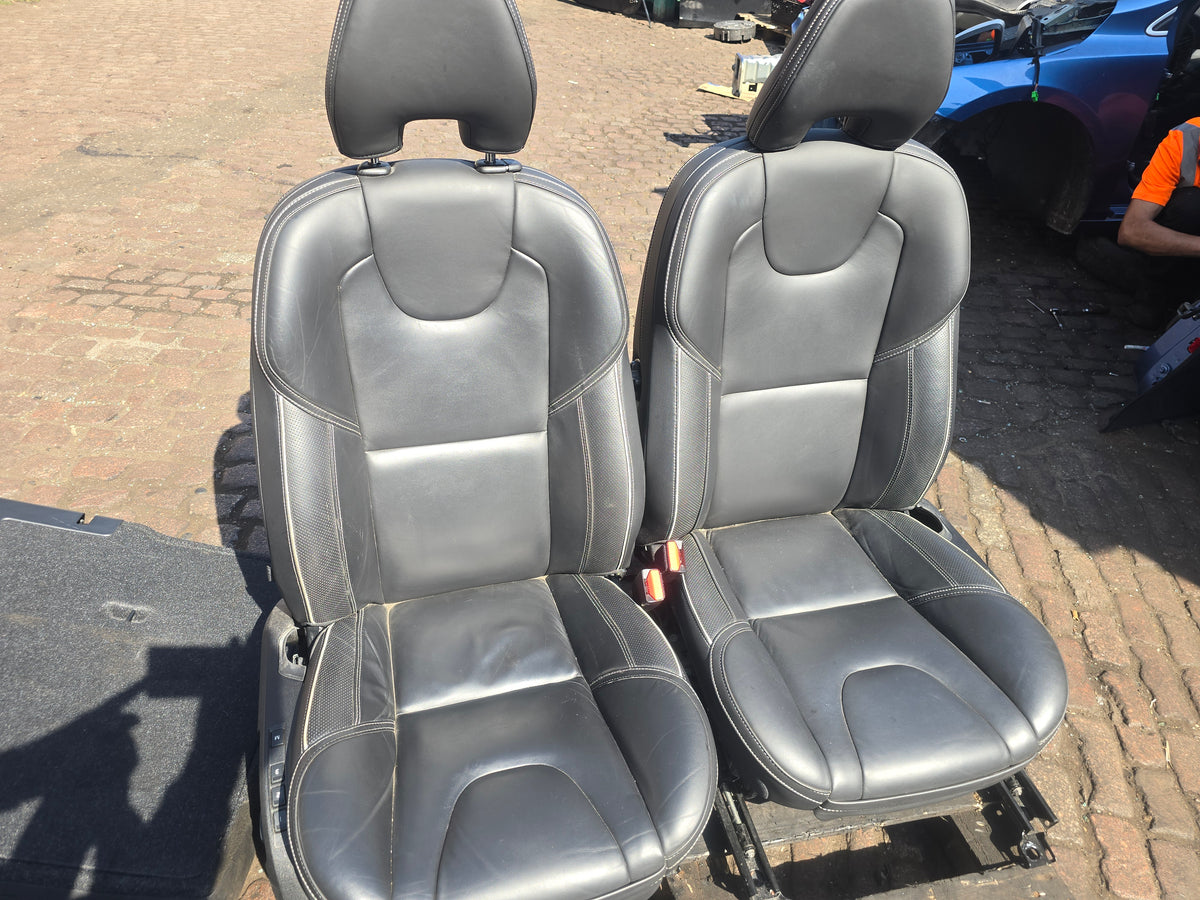 Genuine Volvo V40 Hatchback Full Leather Interior Bursting Blue 2012-2019 D4204T13 D4204T8