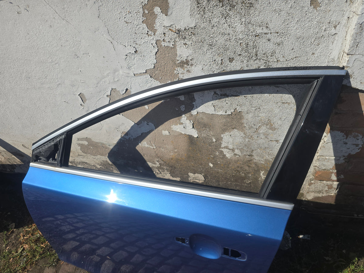 2012-2019 Volvo V40 Hatchback Front Left Passenger Door Bursting Blue D4204T13 D4204T8 — Genuine