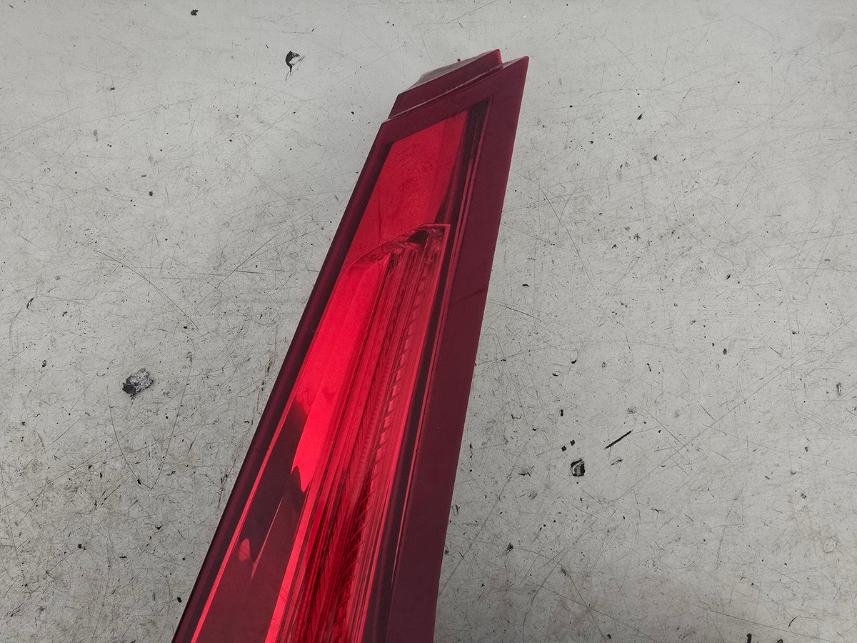 2012-2019 Volvo V40 Hatchback Rear Right Tail Light on Body 31395845 Bursting Blue Genuine